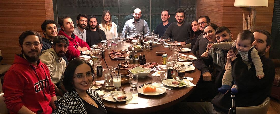 yeni-yil-yemegimizde-bir-araya-geldik
